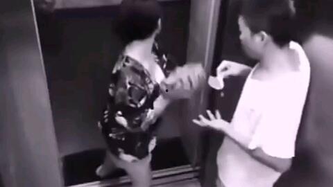 男的电梯吃瓜,揭秘都市男女的隐秘生活